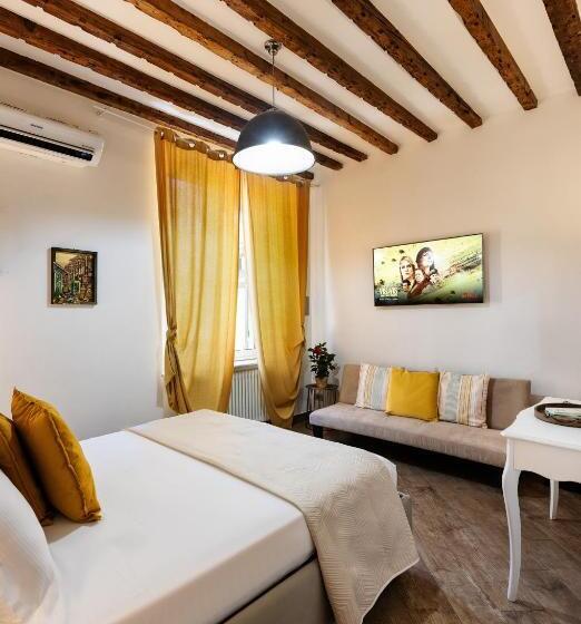 Delüks Oda, Rooms Old Port Genova