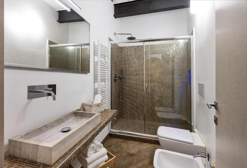 Dört Kişilik Standart Oda, Rooms Old Port Genova