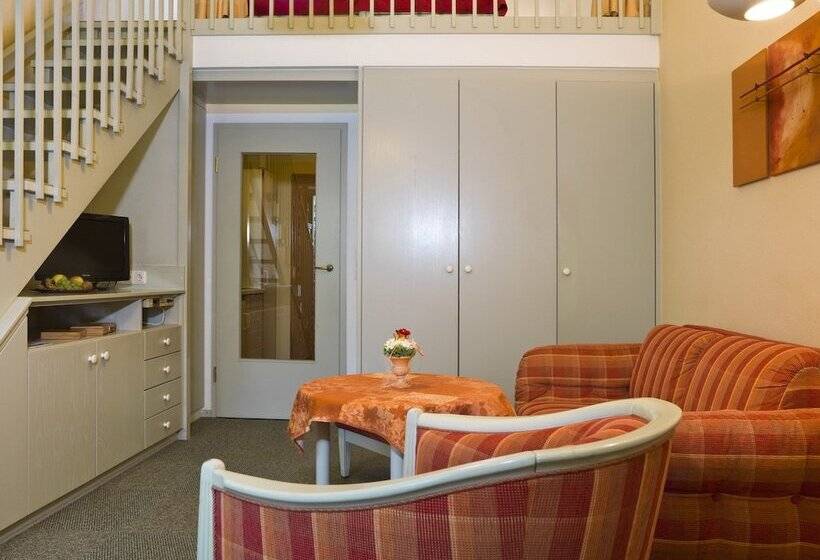 スタンダードトリプルルーム, Chrysantihof