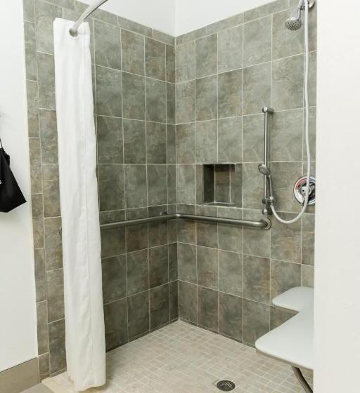 غرفة قياسية سرير كينج لذوى الإحتياجات الخاصة, Country Inn & Suites By Radisson, Helen, Ga