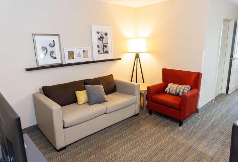 מיטת קינג בסוויטה, Country Inn & Suites By Radisson, Lehighton Jim Thorpe, Pa