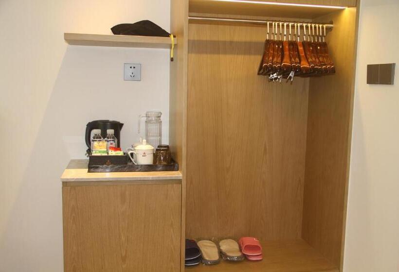 Номер Стандарт с Балконом, Hunan New Pipaxi