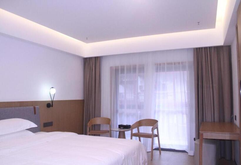 Номер Стандарт с Балконом, Hunan New Pipaxi