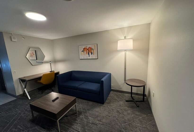 스위트, Holiday Inn Express & Suites Port Washington, An Ihg