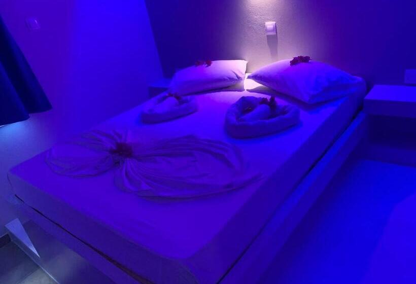 اتاق اکونومی, Princess Sissy