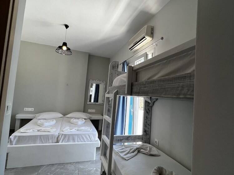 اتاق استاندارد چهار تخته با چشم‌انداز دریا, Princess Sissy