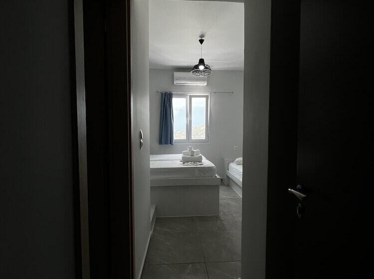 Economy Triple Room, Princess Sissy