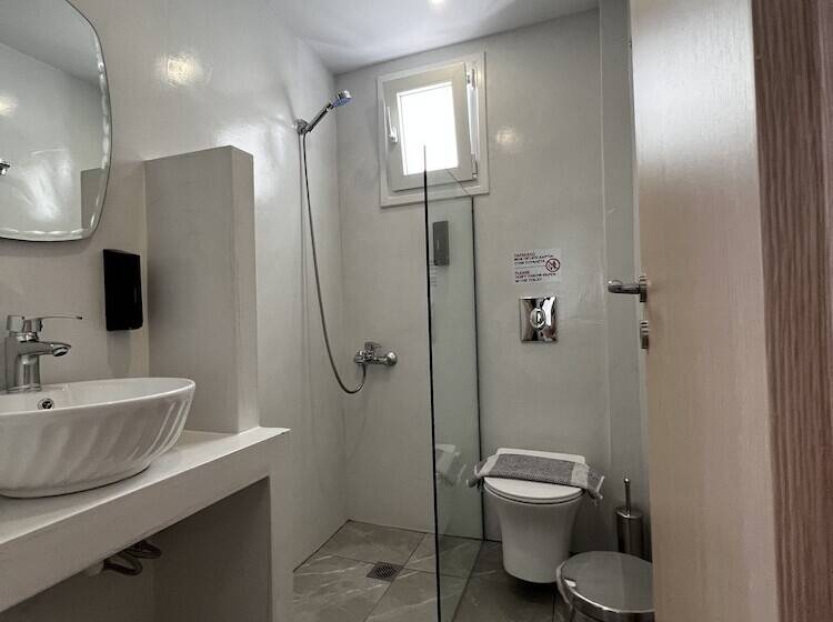 اتاق استاندارد با بالکن و چشم‌انداز دریا, Princess Sissy