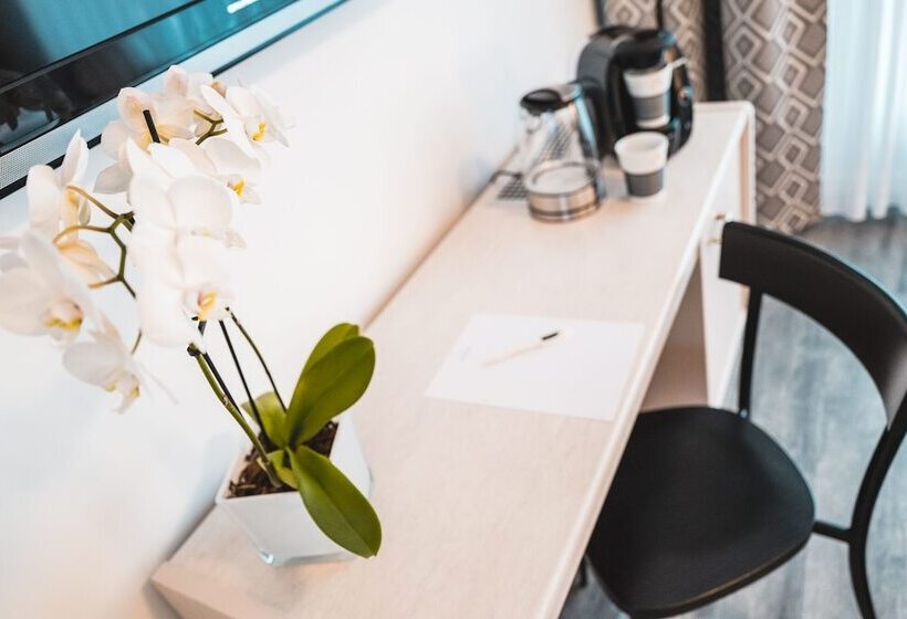 חדר סטנדרט לשלושה, Restaurant Zur Post