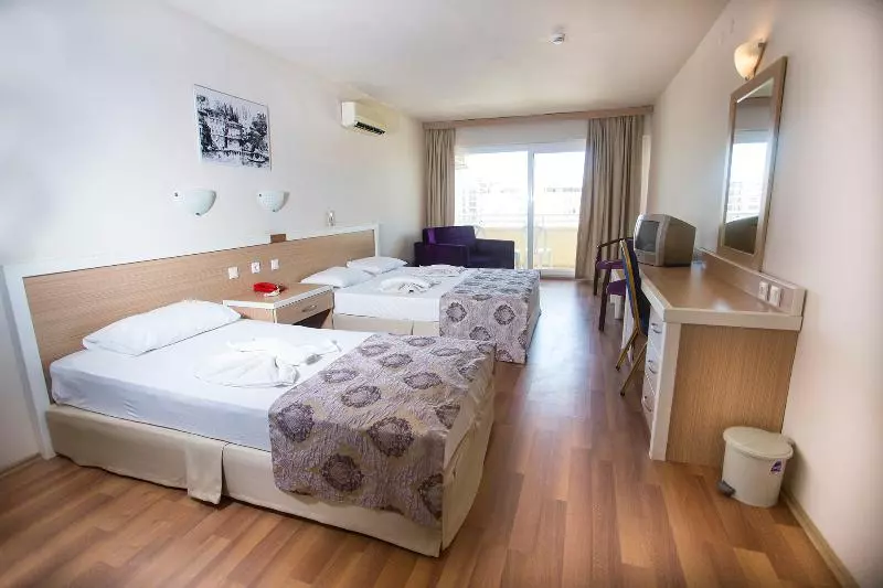 اتاق استاندارد چهار تخته با چشم‌انداز دریا, Tuntas Beach Hotel   All Inclusive