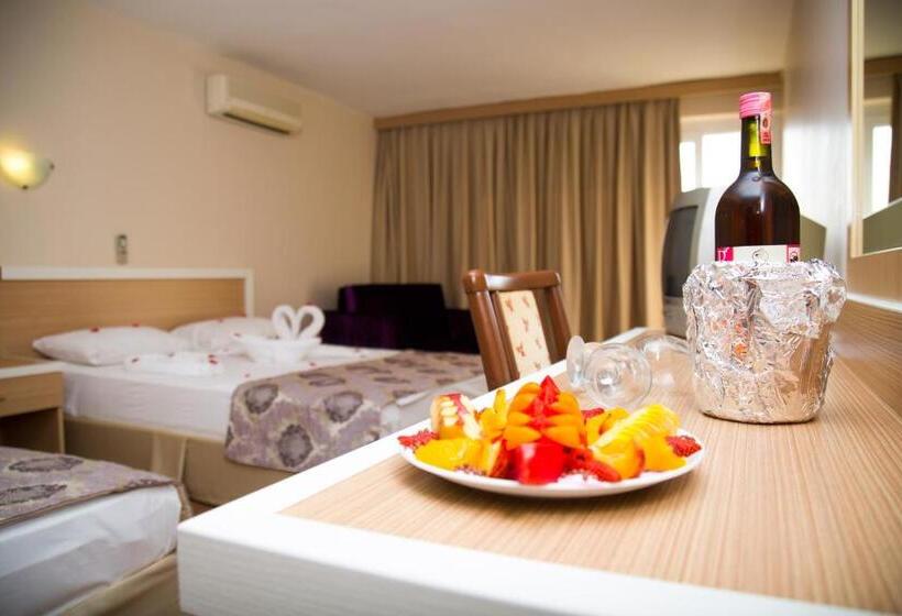 Номер Стандарт Трехместный, Tuntas Beach Hotel   All Inclusive