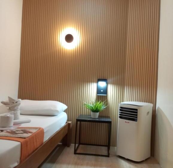 اتاق استاندارد یک تخته با سرویس بهداشتی مشترک, Airport Hostel Manila
