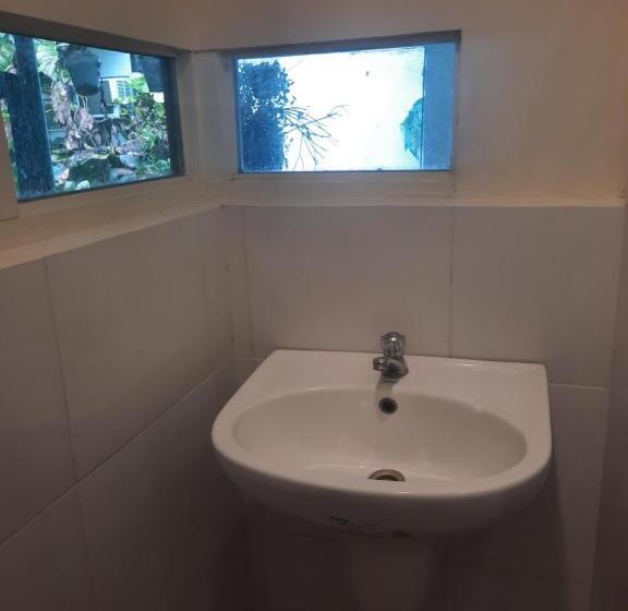 带共用浴室的标准房间, Airport Hostel Manila