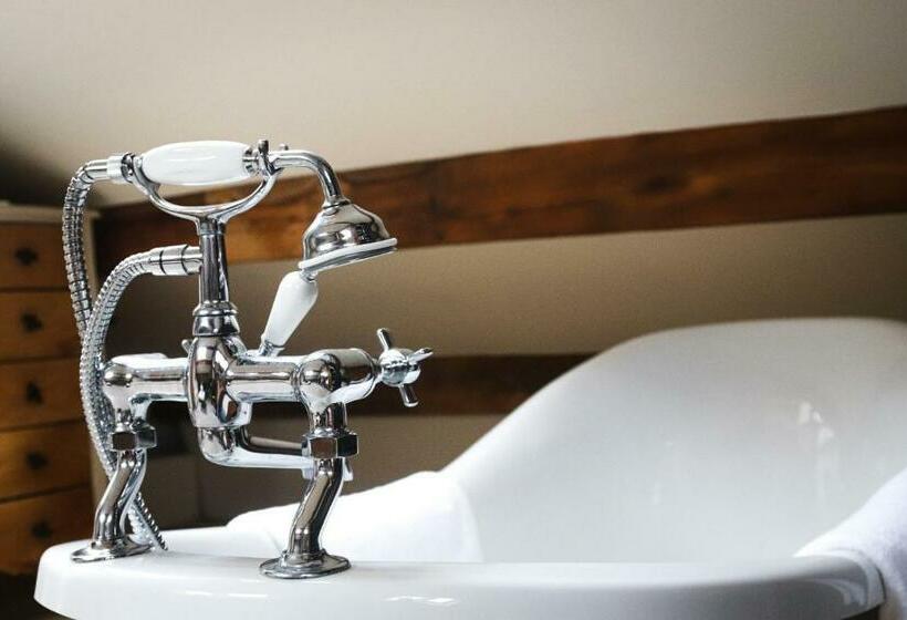 סוויטה, The Weavers Shed