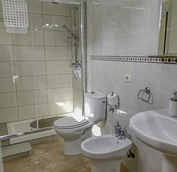 スタンダード４人部屋, Kiki Vivienda Bed & Breakfast
