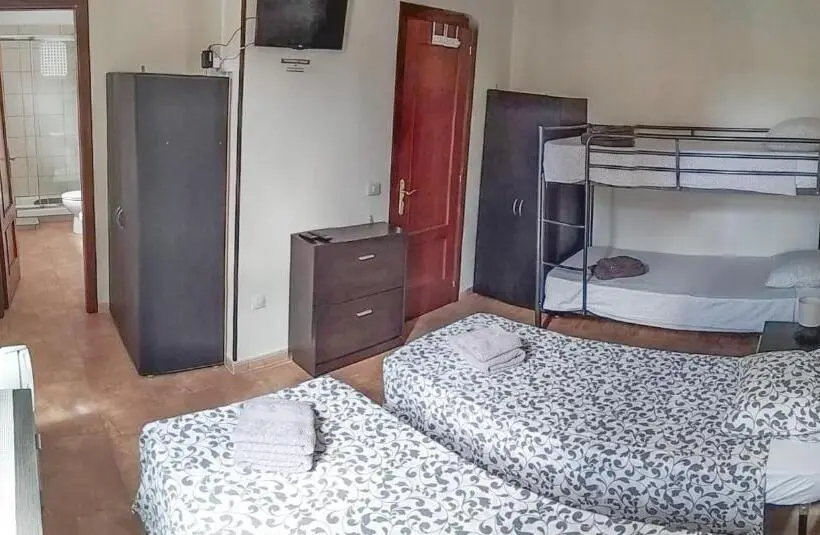 スタンダード４人部屋, Kiki Vivienda Bed & Breakfast
