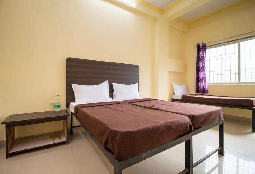 اتاق استاندارد, Spot On Shree Gajanan