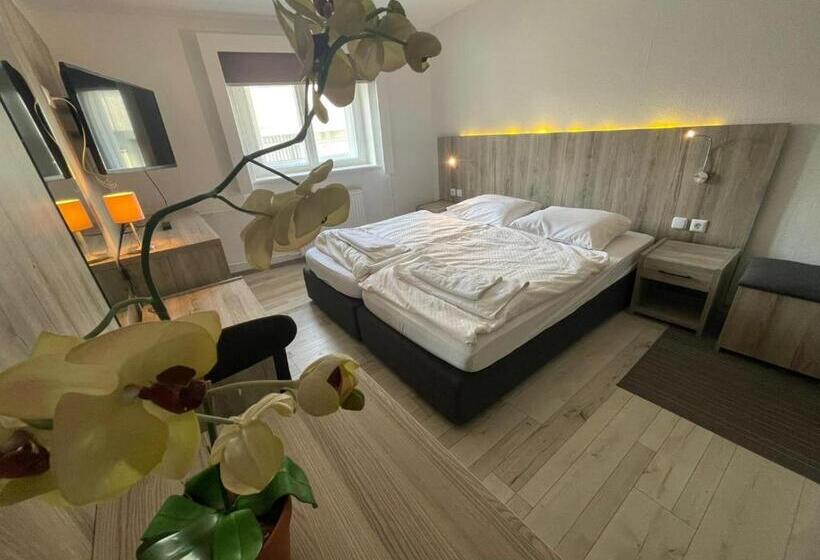 Standard room with outdoor bath, Pension Der Kretaner
