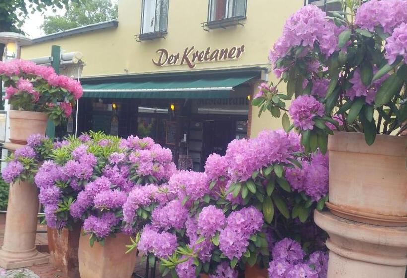 اتاق استاندارد چهار تخته, Pension Der Kretaner