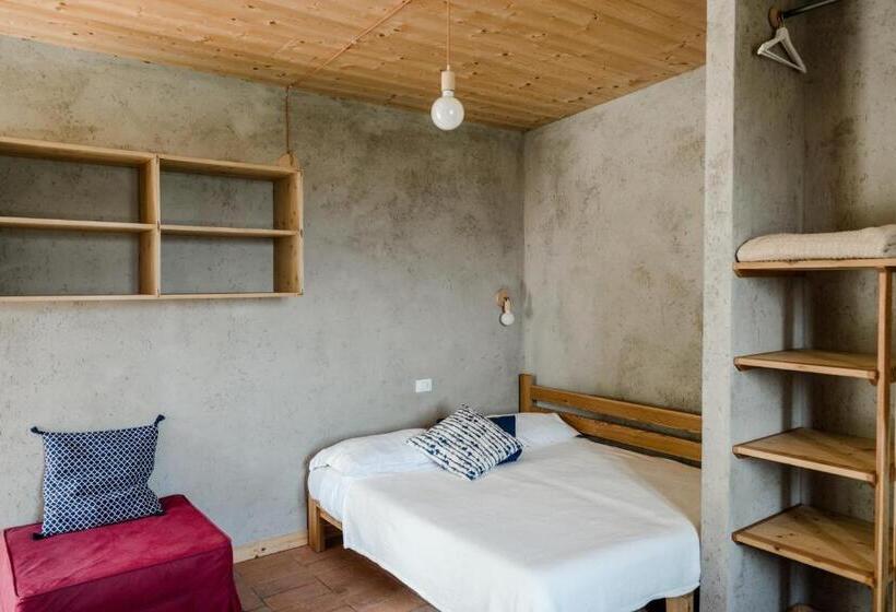 חדר משפחתי, Casa Viva