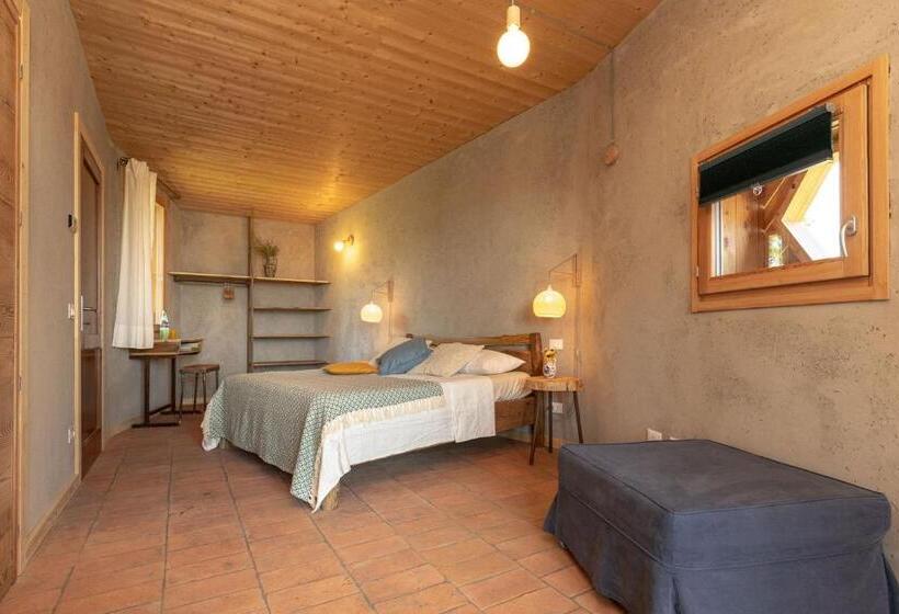 חדר סטנדרט לשלושה עם טרסה, Casa Viva