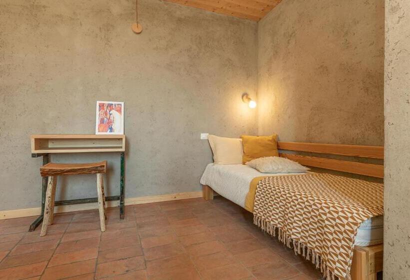 חדר משפחתי, Casa Viva