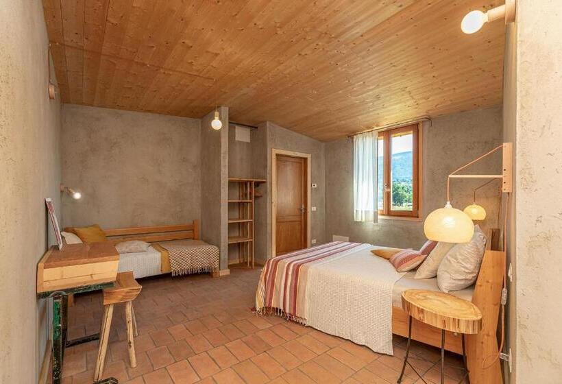 חדר משפחתי, Casa Viva