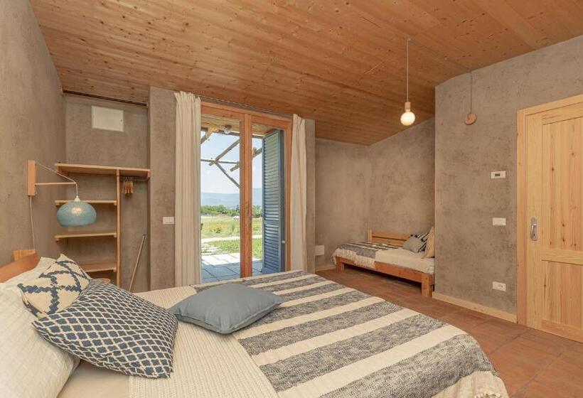 חדר לארבעה סטנדרטי עם נוף לגינה, Casa Viva