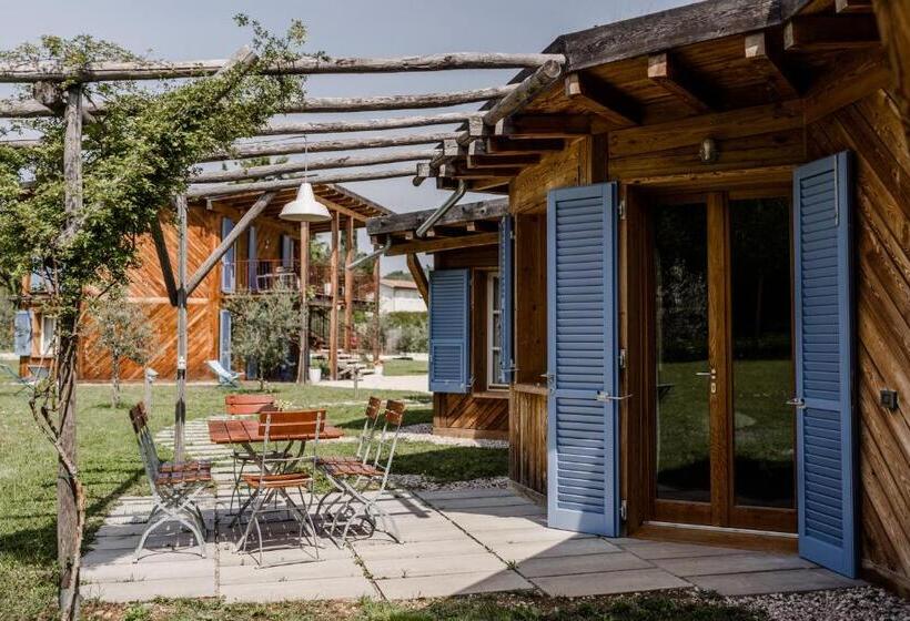 חדר משפחתי, Casa Viva