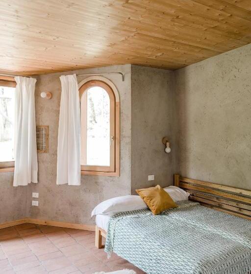 חדר משפחתי, Casa Viva