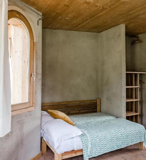 חדר משפחתי, Casa Viva