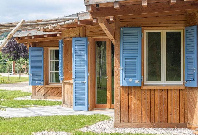 חדר משפחתי, Casa Viva