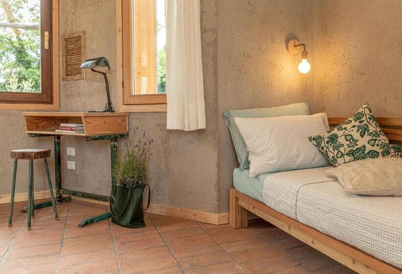 חדר משפחתי, Casa Viva