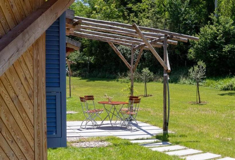 חדר משפחתי, Casa Viva