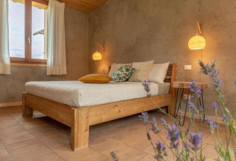 חדר משפחתי, Casa Viva