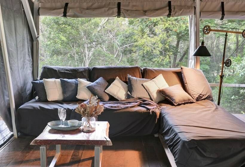 كوخ ديلوكس, Starry Nights Luxury Camping