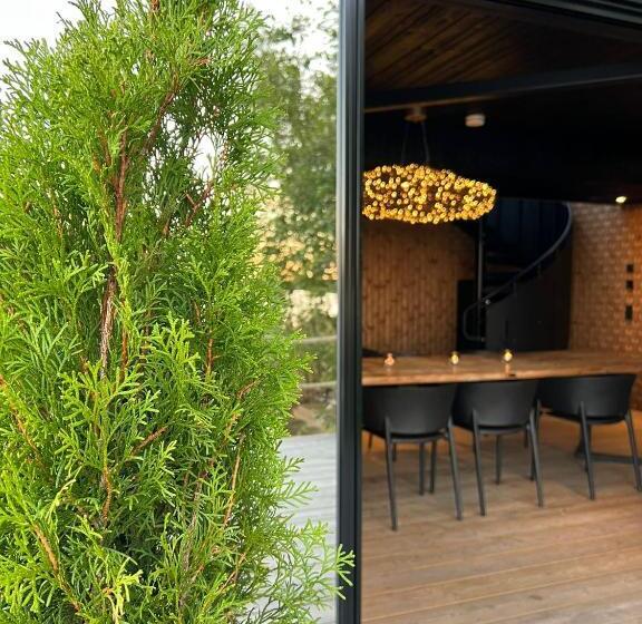 סוויטת פרמיום, Lake Hotel Lehmonkärki   Haasi Mirror Houses