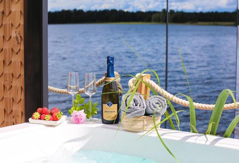 Suite with lake view, Lake Hotel Lehmonkärki   Haasi Mirror Houses