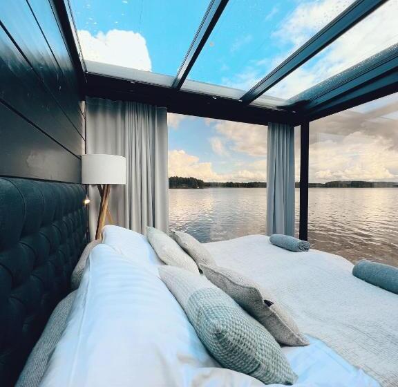 Suite with lake view, Lake Hotel Lehmonkärki   Haasi Mirror Houses