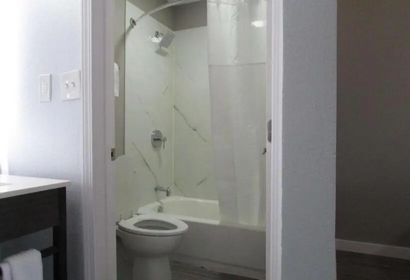 Deluxe Neljän Hengen Huone, Motel 6 Brookhaven, Ms