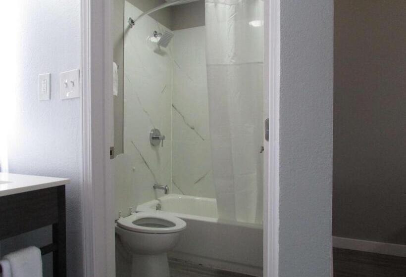 جناح, Motel 6 Brookhaven, Ms