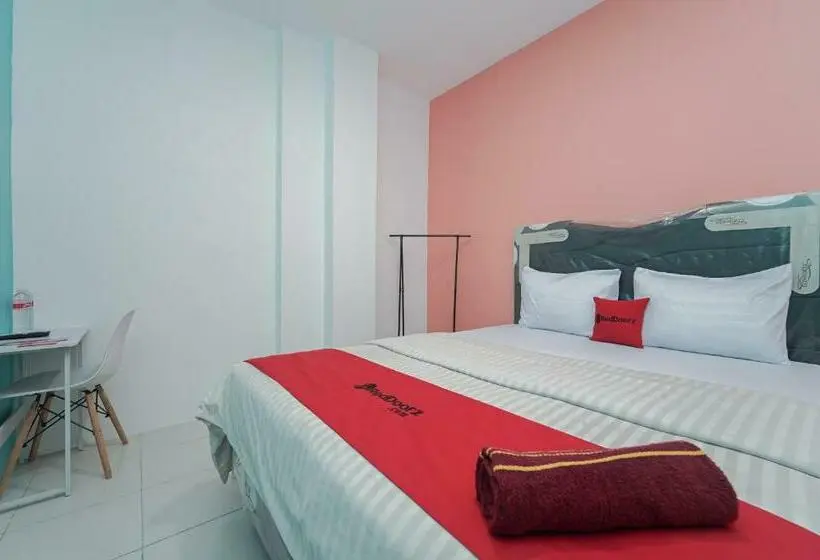 デラックスルーム, Reddoorz Near Universitas Yarsi