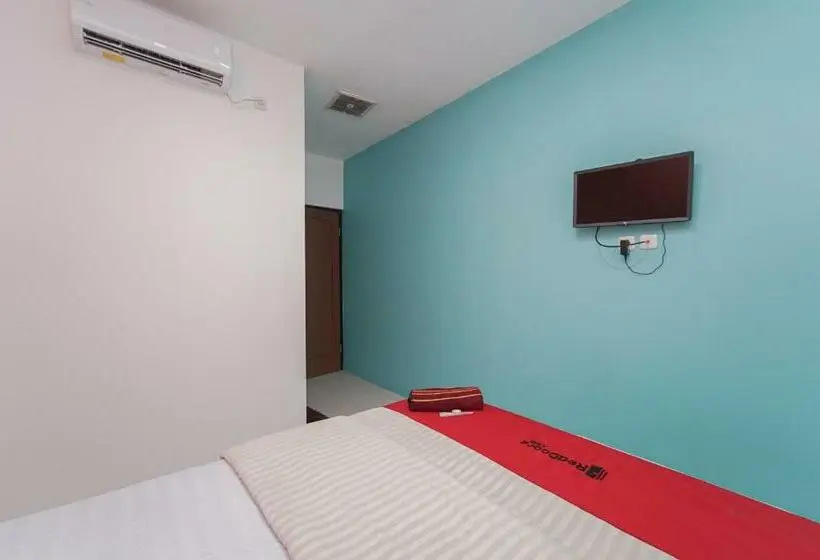 デラックスルーム, Reddoorz Near Universitas Yarsi