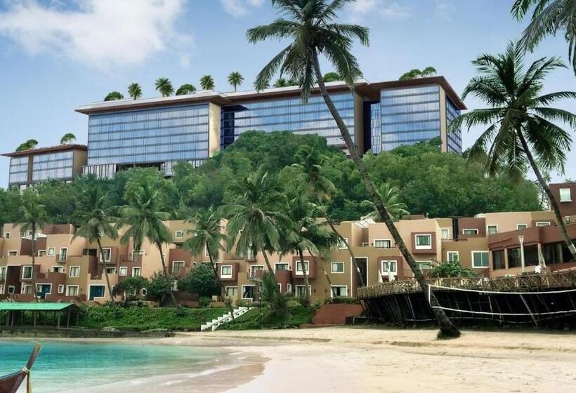 Номер Клуб Кровать Кинг, Taj Cidade De Goa Horizon, Goa