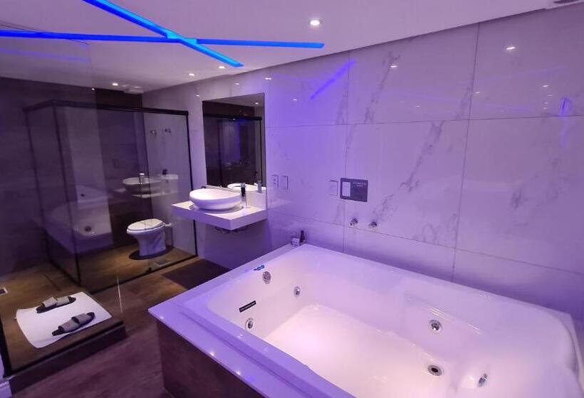 Номер Стандарт с Гидромассажем, Sense Motel