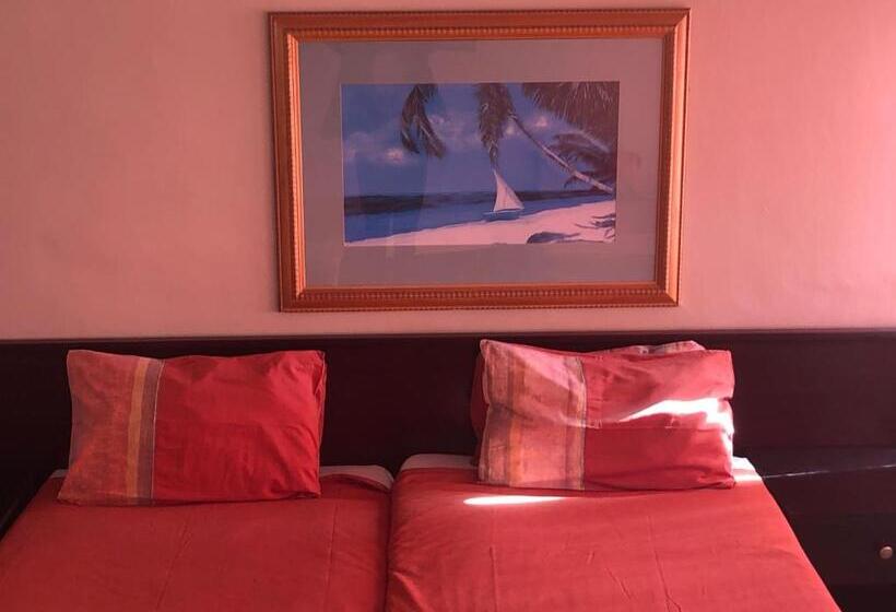 패밀리 아파트, Coastlands Durban Self Catering Holiday Apartments