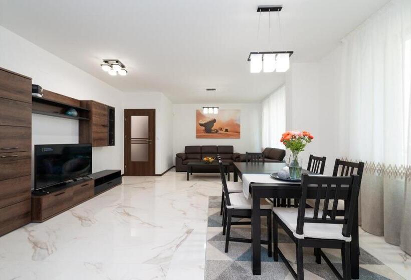 דירת שלושה חדרים, Grand Vitosha Apartments