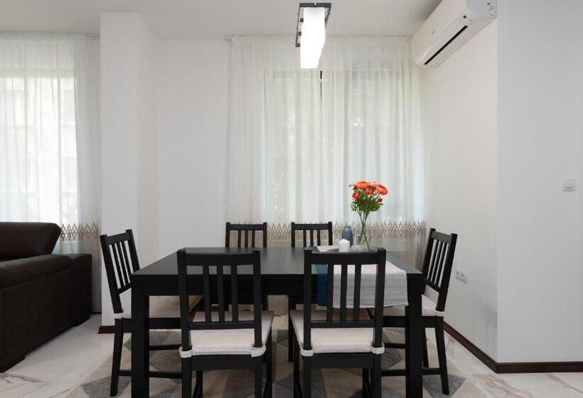 דירת שלושה חדרים, Grand Vitosha Apartments