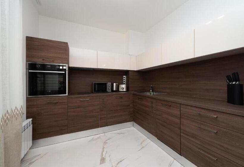 דירת שלושה חדרים, Grand Vitosha Apartments