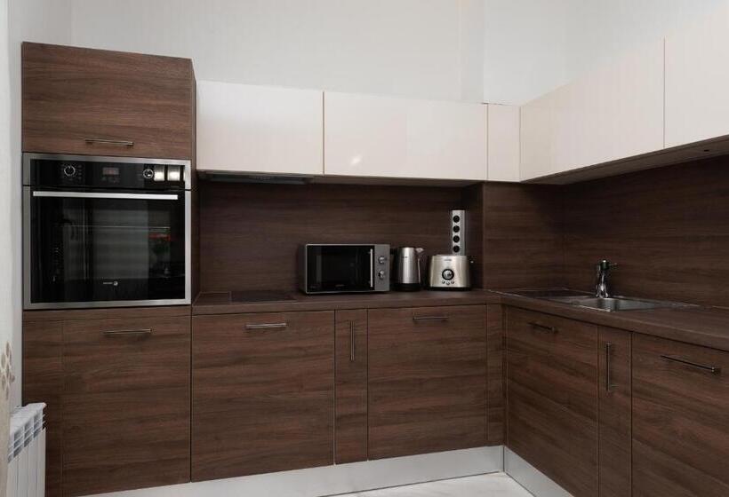 דירת שלושה חדרים, Grand Vitosha Apartments